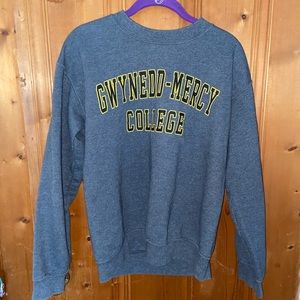 College Pullover